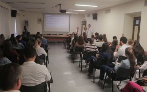 27 residencias, un mismo objetivo: El Hospital Dr. Ramón Madariaga de Posadas impulsa la séptima jornada de investigación de Residencias