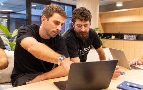 Startup argentina resuelve el problema de la implementación profesional de la Inteligencia Artificial