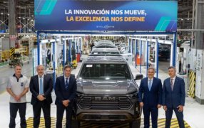 Nueva era RAM: Stellantis comenzó a fabricar la Dakota en el Polo Córdoba