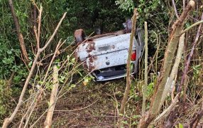 Despiste de un automóvil con cuatro personas lesionadas sobre la Ruta Provincial Nº 103, en el Municipio misionero de San Martín