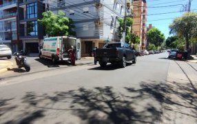 Un choque entre una camioneta y una motocicleta en el micro centro posadeño, dejó como saldo dos personas lesionadas