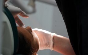 Apóstoles: Operativo odontológico gratuito en la Escuela Provincial N° 625, cercando atención de salud bucal a estudiantes y vecinos de la comunidad