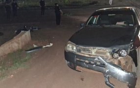 Dos jóvenes hospitalizados tras un siniestro vial, en el hecho estuvieron involucrados un automóvil y una motocicleta    en la localidad misionera de San Antonio