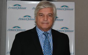 Conferencia Global 2025 en Las Vegas: Grupo Hotelero Albamonte elogiado por Geoff Ballotti, CEO y Presidente de la cadena hotelera más grande del mundo