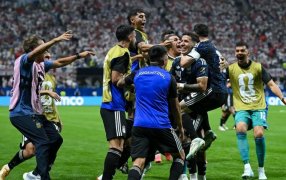 Argentina hace historia: Le dio vuelta el partido a Inglaterra, ganó 2 a 1 y jugará la final del Mundial por segunda vez consecutiva