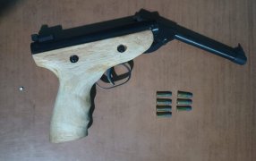 Apóstoles: Alcoholizado manipulaba un arma, se disparó y quedó detenido por tenencia ilegal