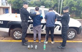 Apóstoles: Ebrios realizaron exhibiciones obscenas, fueron arrestados, luego de protagonizar un escandaloso episodio frente a vecinos de la zona del Estadio General Manuel Belgrano