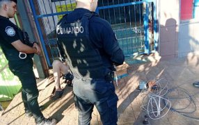 Eldorado: Detuvieron a un individuo de 68 años acusado de sustraer cables del tendido eléctrico frente a la CEEL