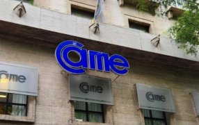 Se firmó la revisión de la paritaria mercantil: Las partes acordaron un nuevo incremento en forma de suma fija no remunerativa y una cláusula de revisión para el mes de Marzo de 2026