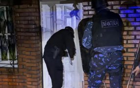 Misiones: Dos detenidos con una carga de droga y camionetas robadas fue el resultado de una investigación policial contra una organización criminal