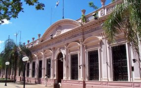 Misiones posterga el pago del aguinaldo a funcionarios de altos cargos provinciales hasta Enero de 2026