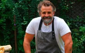 En San Martín de los Andes: Preocupación por la salud del chef Christian Petersen, fue internado de urgencia