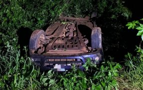 El Soberbio: Despiste y vuelco sobre la Ruta Provincial Nº 2, la conductora salió ilesa