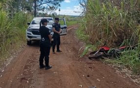 Pozo Azul: Choque sobre la Ruta Provincial N° 17 entre una camioneta y una motocicleta dejó dos lesionados