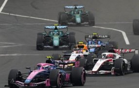 Gran Premio de China de Fórmula 1: Franco Colapinto remontó y sumó sus primeros puntos con Alpine y ganó por primera vez Andrea Kimi Antonelli con el Mercedes