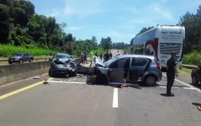 Misiones: Varios heridos tras un siniestro vial entre dos automóviles en inmediaciones del Puente Yabebiry, sobre la Ruta Nacional Nº 12
