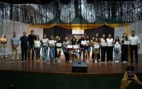 En una noche colmada de emoción, se celebró la Fiesta del Deporte Apostoleño 2025