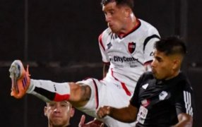 Por la quinta fecha del Torneo Apertura, Deportivo Riestra y Newell's Old Boys igualaron 1 a 1 en el cierre de la jornada