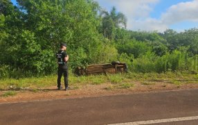 Despiste sobre la Ruta Provincial Nº 103, terminó en la zona de malezas tras perder el control en el Municipio misionero de San Martín