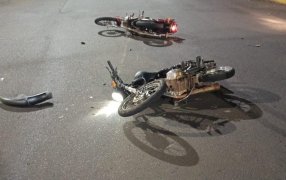 Posadas: Choque entre motocicletas dejó una mujer hospitalizada y uno de los conductores dio positivo de alcoholemia