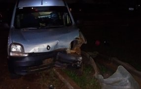 Sobre la Ruta Nacional Nº 12, hubo una colisión sin lesionados en la rotonda de acceso al Barrio El Lago en el Municipio de Candelaria