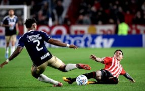 Estudiantes de La Plata le ganó sobre la hora a Deportivo Independiente Medellín y se metió en los octavos de la Copa Libertadores