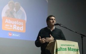 “Abuelos en la Red”: "Este taller impulsado por el Gobierno junto a Red Mutual busca acompañarlos en el aprendizaje y uso seguro de la tecnología", decía el Ministro Adolfo Safrán