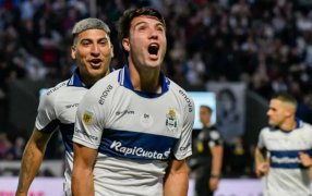 Gimnasia y Esgrima La Plata clasificó pisando fuerte, goleó a Platense en Vicente López y enfrentará a Unión por los octavos del Torneo Clausura