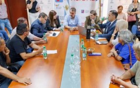 Misiones: El Gobierno Provincial y gremios de Salud Pública acordaron aumentos salariales, el acuerdo contempla incrementos en dos tramos y ajustes en guardias y horas técnicas