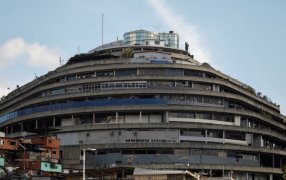 Cómo es el Helicoide, la cárcel más atroz del régimen venezolano que será reconvertida en un centro social, cultural y comercial