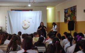 Apóstoles: Jornada de concientización sobre grooming y bullying en la Escuela Provincial N° 236, destinada a estudiantes y comunidad educativa