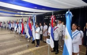 Egresaron alumnos de secundarias rurales de los Departamentos misioneros de; Apóstoles, Leandro N. Alem, y San Javier, el acto de colación este año fue en la localidad de Cerro Azul