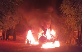 Itacaruaré: Incendio en un predio forestal ubicado en el Paraje Invernada, los Bomberos lograron sofocar el foco ígneo y evitaron su propagación hacia otras áreas