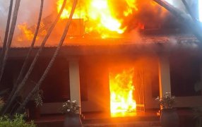 Posadas: Un incendio afectó una vivienda en la zona sur del Municipio, sin heridos y las pericias determinarán el origen del fuego