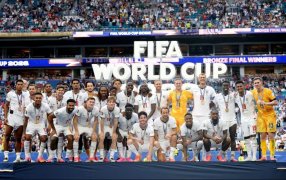 Copa del Mundo: En uno de los partidos con más goles en la historia de los Mundiales, Inglaterra venció 6 a 4 a Francia y se quedó con el tercer puesto