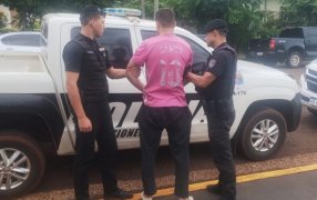 Apóstoles: Fue detenido tras atacar a su hermana en medio de la discusión a "planazos"con un machete en un populoso barrio