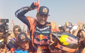 Categoría Motos: El salteño Luciano Benavides logró su primera victoria en el Dakar