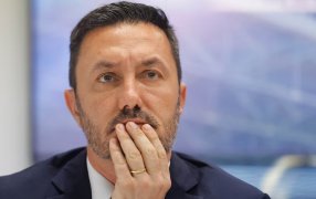 Con una carta al Presidente Javier Milei, Luis Petri oficializó su renuncia al Ministerio de Defensa, antes de asumir como Diputado Nacional