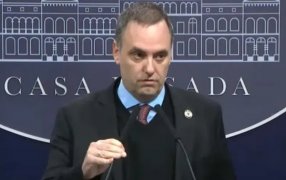 Retoma agenda de reuniones: En medio del desgaste y los escándalos, Manuel Adorni volverá a dar una conferencia de prensa