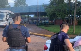 La Policía de Misiones detuvo a un médico que sería acusado de protagonizar un violento ataque con arma blanca que dejó como saldo tres personas lesionadas, una de ellas de gravedad