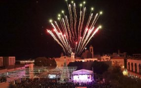 Cisjordania: Belén encendió el árbol de Navidad de la Plaza del Pesebre esperando a 100 mil turistas