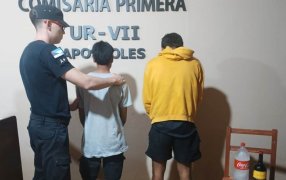 Apóstoles: Circulaban en una motocicleta en estado de ebriedad, realizando maniobras peligrosas, fueron detenidos