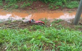 Misiones: Falleció un motociclista tras un despiste en Puerto Esperanza
