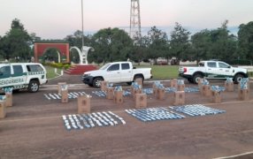 Camioneta con pedido de secuestro evadió control de Gendarmería Nacional: El vehículo cargaba con más de 17 mil paquetes de cigarrillos sin aval aduanero