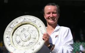 Tenis: La checa Krejcikova venció a la italiana Paolini en la final y es la nueva campeona en Wimbledon