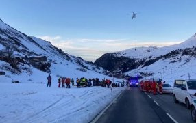 Austria: Buscan a dos personas que quedaron sepultadas por una avalancha, ocurrió en la región de Vorarlberg