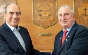 El Gobernador de Misiones Hugo Passalacqua firmó convenios con Nación para finalizar obras de infraestructura vial, agua, vivienda y educación