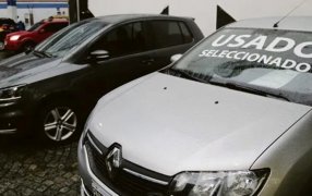 Listas dolarizadas y precios actualizados: Automóviles tras la devaluación, la actividad de las concesionarias cayó 70%