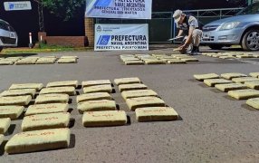Prefectura Naval Argentina secuestró más de 100 kilos de marihuana, hay cuatro detenidos