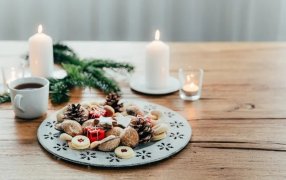 Por qué hay que evitar comer en exceso durante las fiestas, según un experto de Harvard